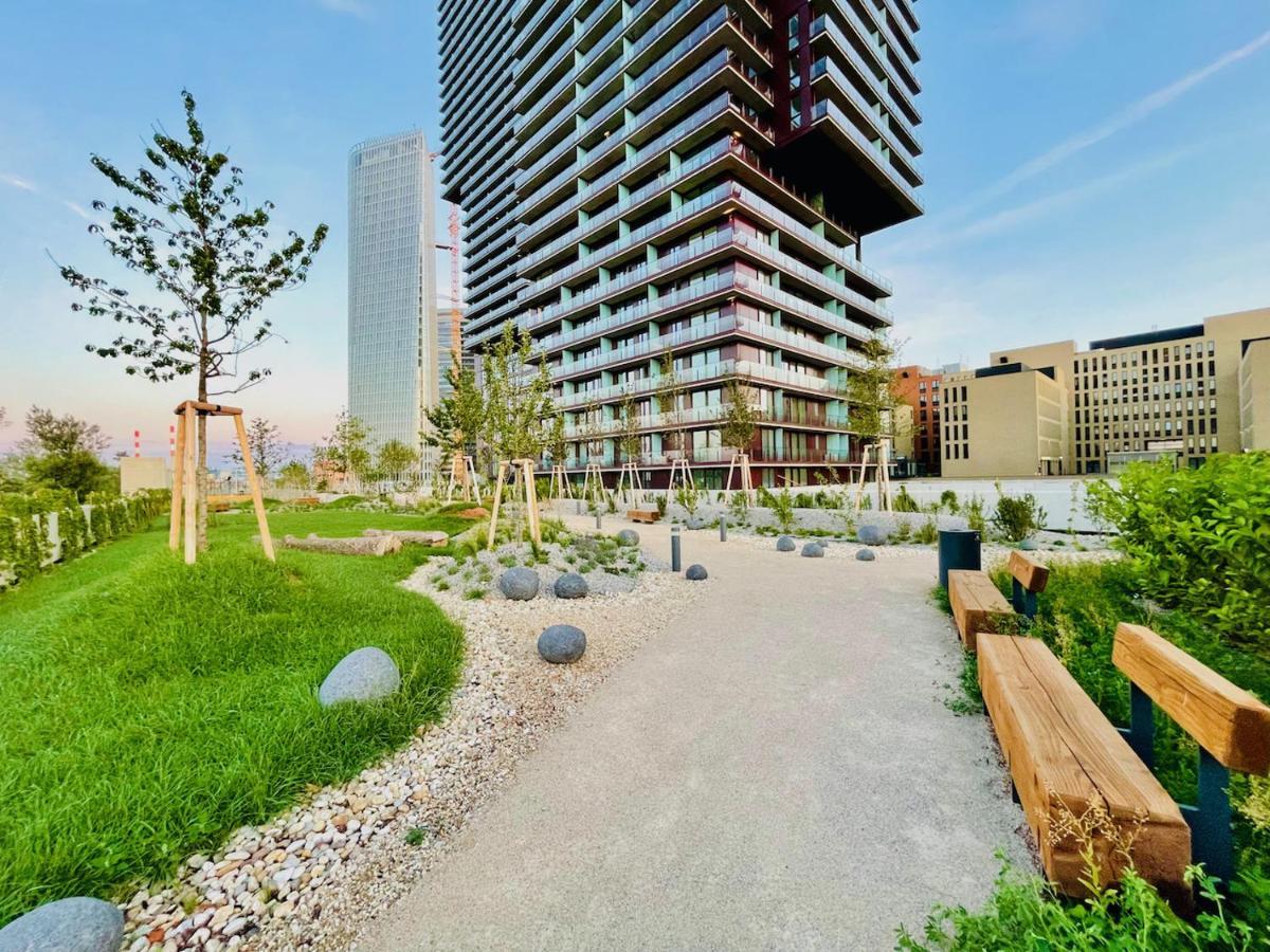 TrIIIple Level 20 - Sonnenwohnen Apartment mit Parkplatz und fantastischem Ausblick Wien Exterior foto