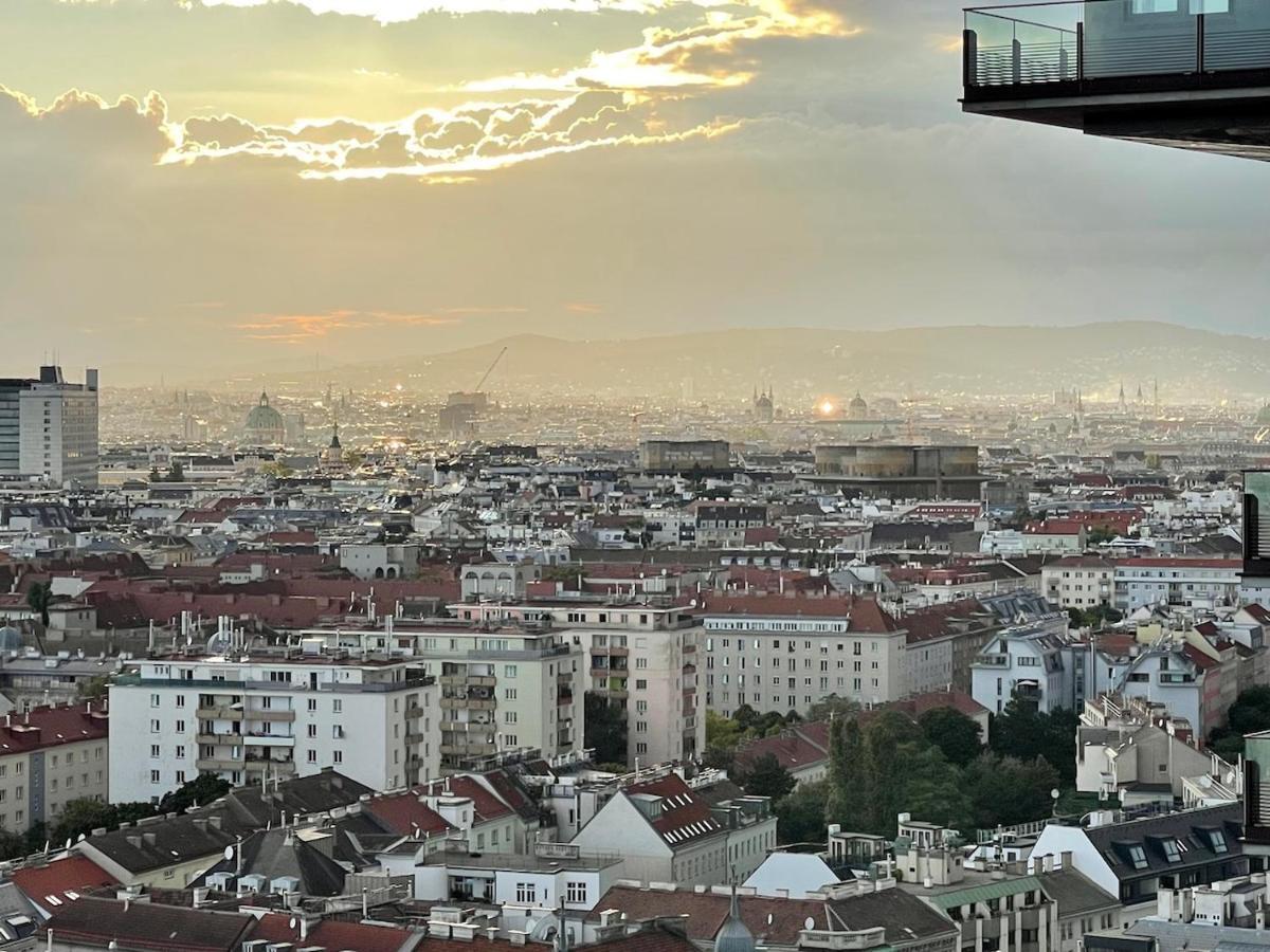 TrIIIple Level 20 - Sonnenwohnen Apartment mit Parkplatz und fantastischem Ausblick Wien Exterior foto