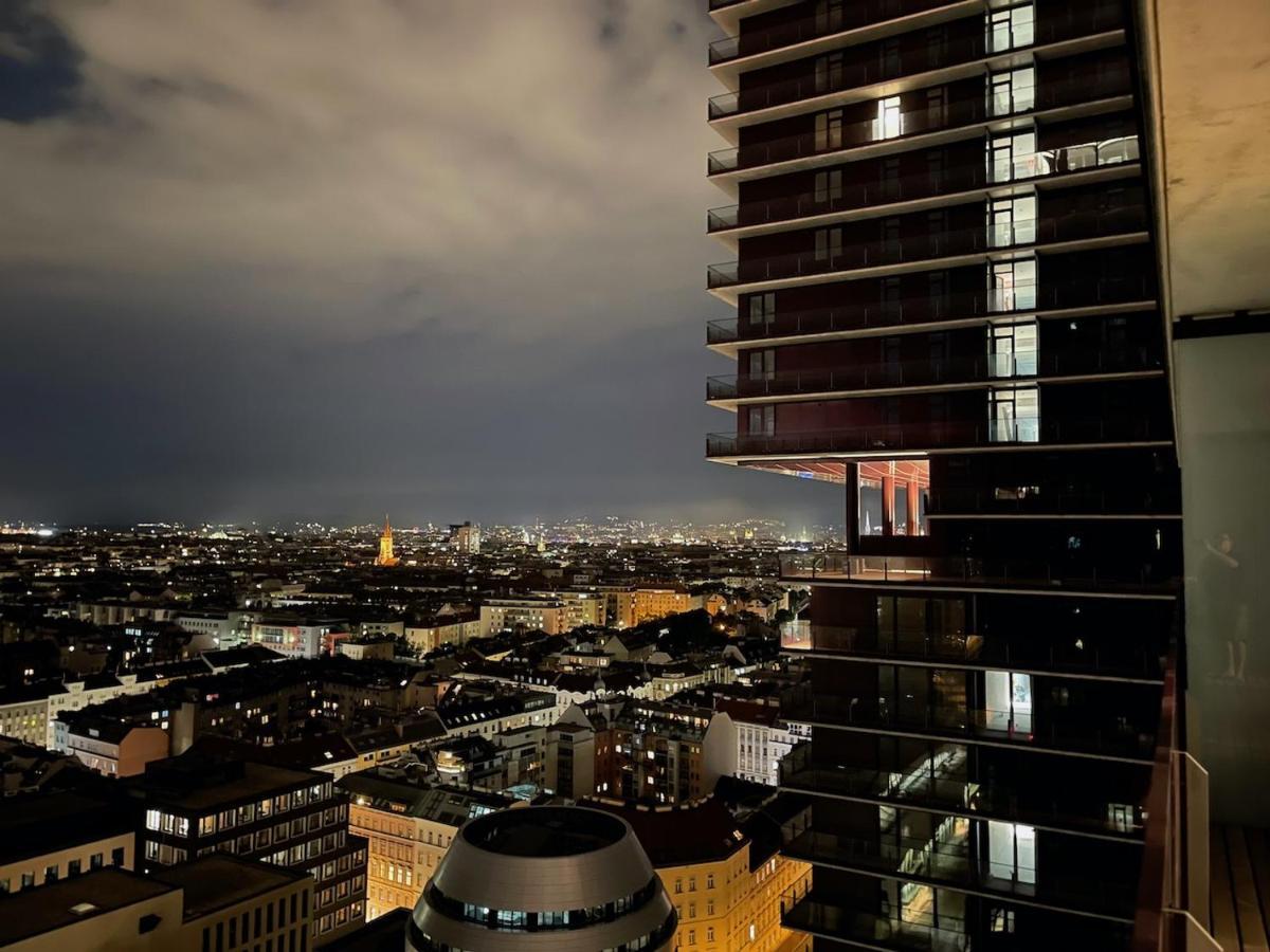 TrIIIple Level 20 - Sonnenwohnen Apartment mit Parkplatz und fantastischem Ausblick Wien Exterior foto