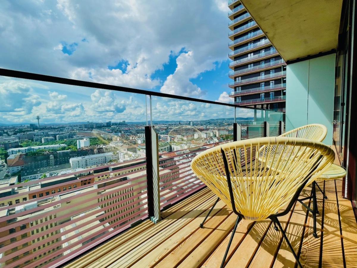 TrIIIple Level 20 - Sonnenwohnen Apartment mit Parkplatz und fantastischem Ausblick Wien Exterior foto