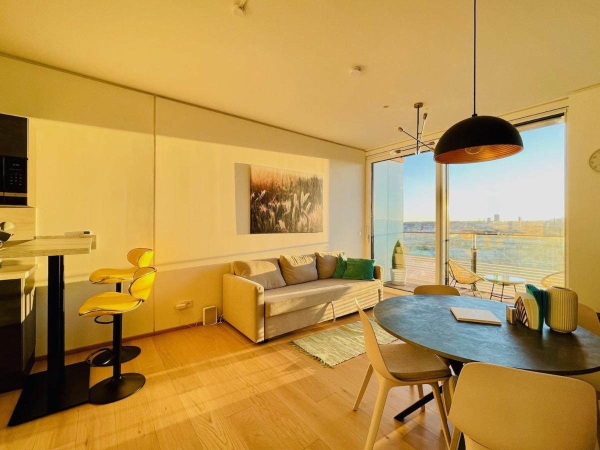 TrIIIple Level 20 - Sonnenwohnen Apartment mit Parkplatz und fantastischem Ausblick Wien Exterior foto